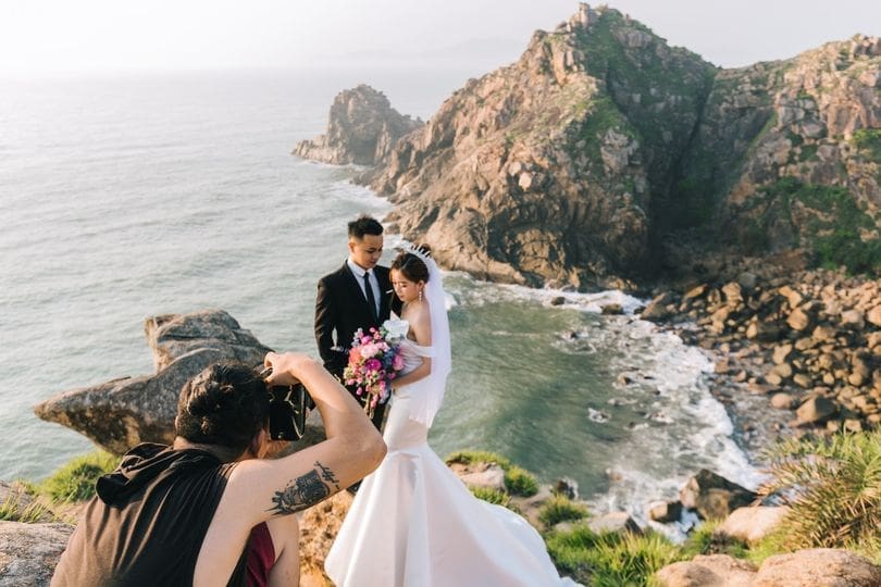 Quảng Ngãi - bản hòa ca của biển xanh và núi cao hùng vĩ 1 Hang én